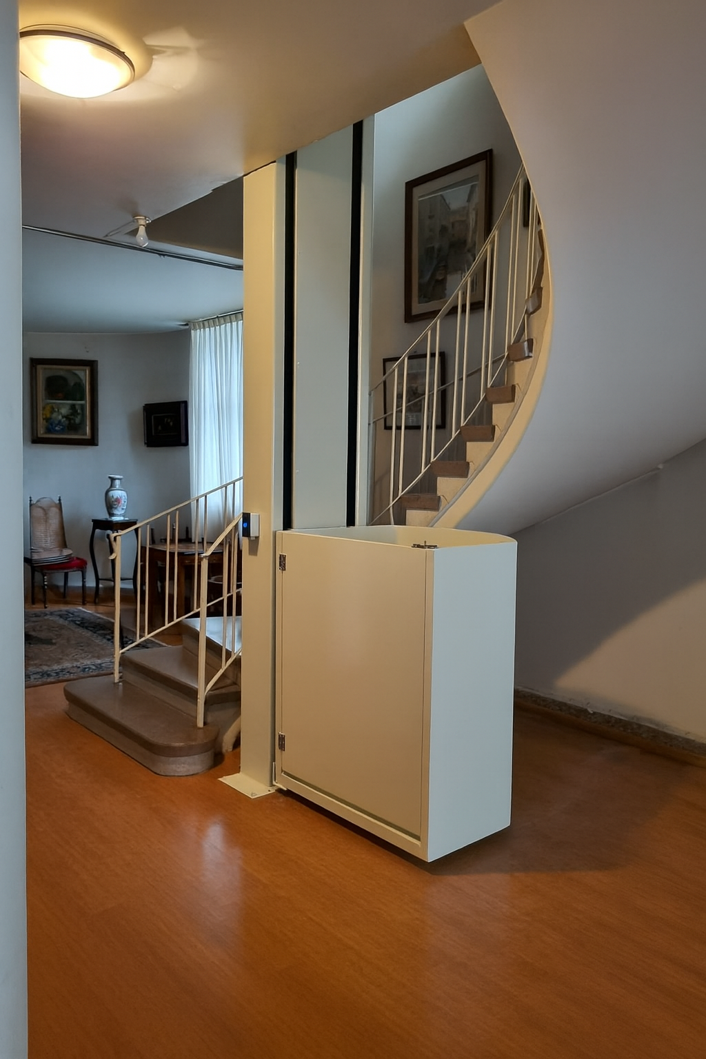 Cabina especial en forma de escalera